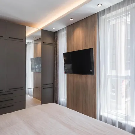 Center Luxury Апартамент