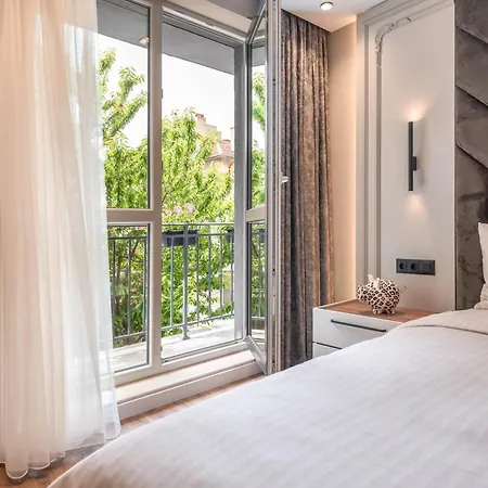Center Luxury Апартамент