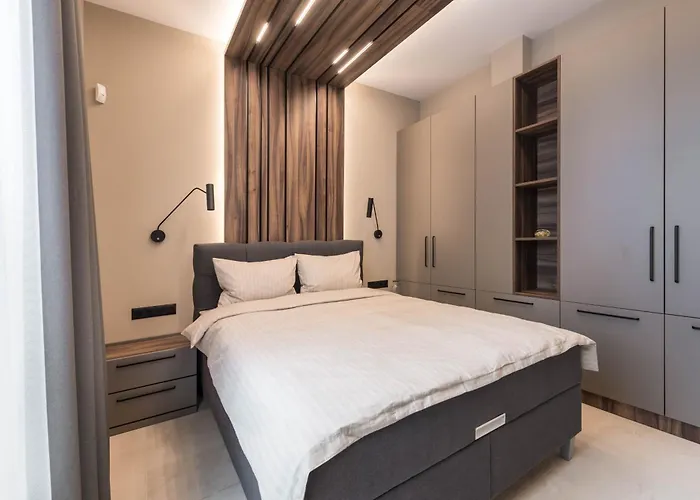 Center Luxury شقة