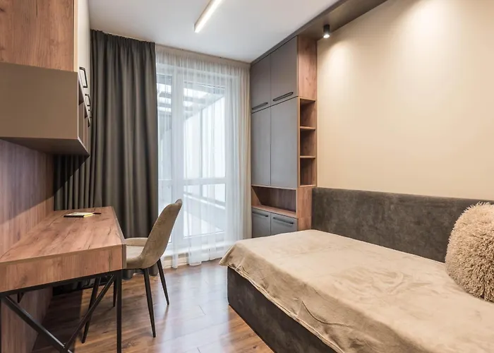 شقة Center Luxury فارنا
