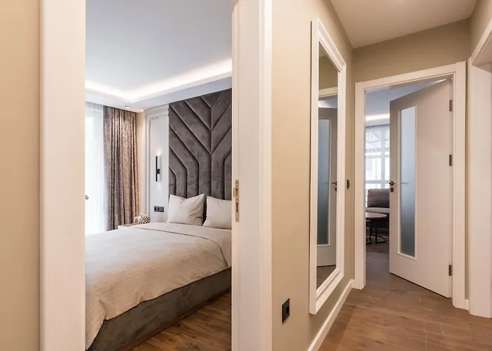 Center Luxury * فارنا