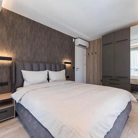 Center Luxury Апартаменти *
