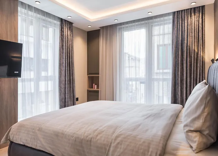 Center Luxury *