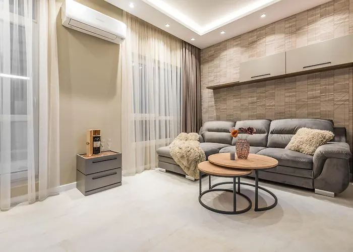 Center Luxury *