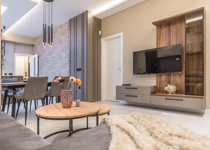 Center Luxury *